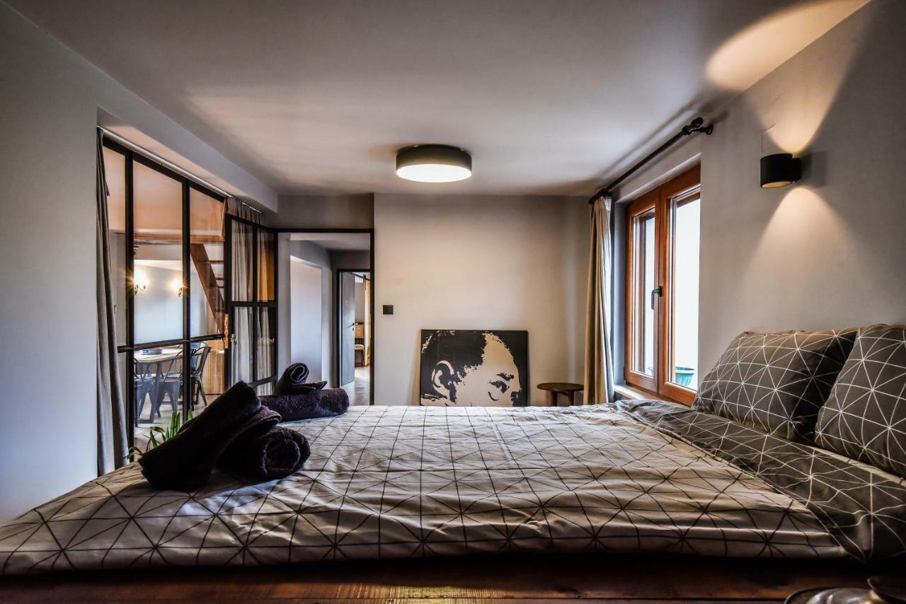 Apartament Three Levelled Art In The Heart Of