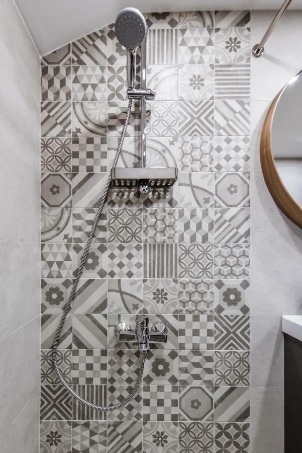 Three Levelled Art In The Heart Of Apartament *