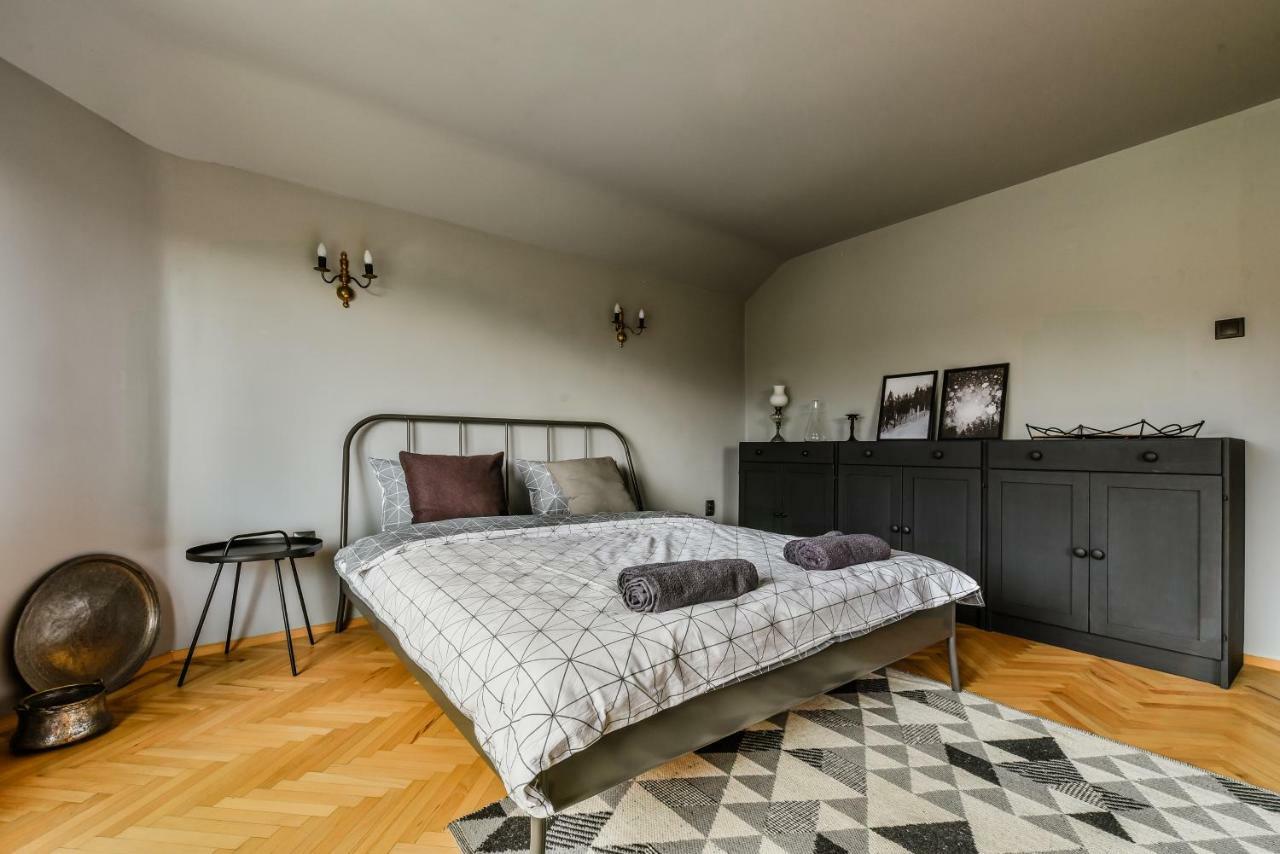 Apartament Three Levelled Art In The Heart Of