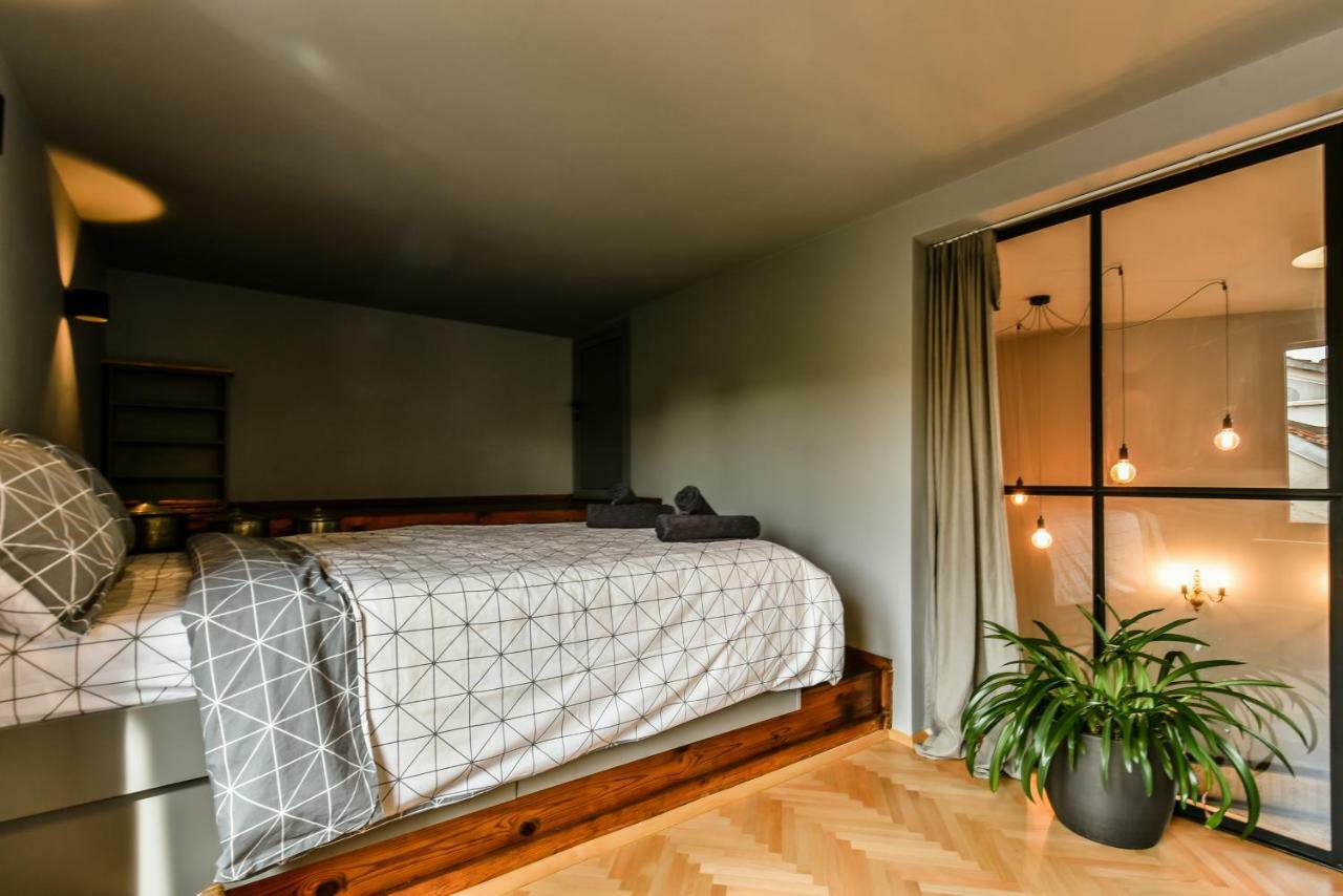 Three Levelled Art In The Heart Of Apartament Sofia