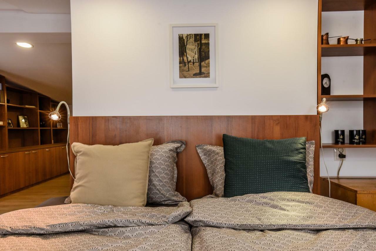 Three Levelled Art In The Heart Of Apartament